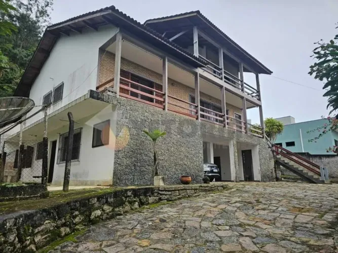 Sobrado com 4 dormitórios à venda, 323 m² por R$ 1.600.000 - Jardim Casa Branca - Caraguat