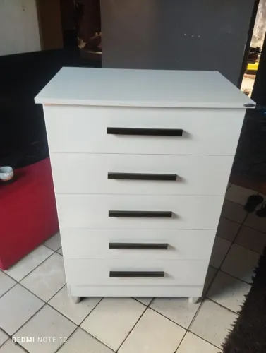 Cômoda 5 Gavetas Branca com Puxadores