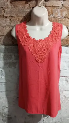 Blusa feminina Tam. M (preço individual)