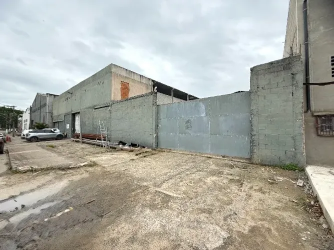 Vendo Terreno com 1.200m², Galpão e Estrutura de Escritório em São Diogo - R$ 2.850.000,00