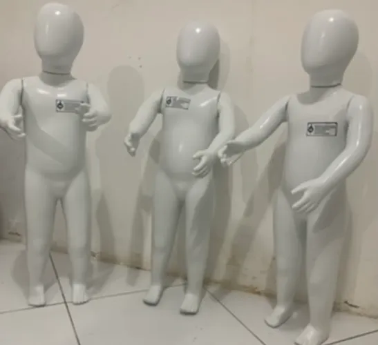 Manequim infantil