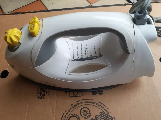 Ferro de passar Black Decker 