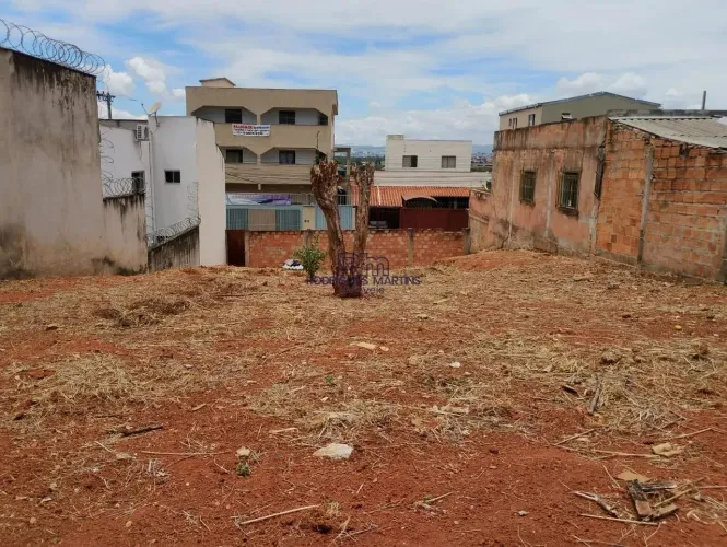 Lote à venda no Xangri-la