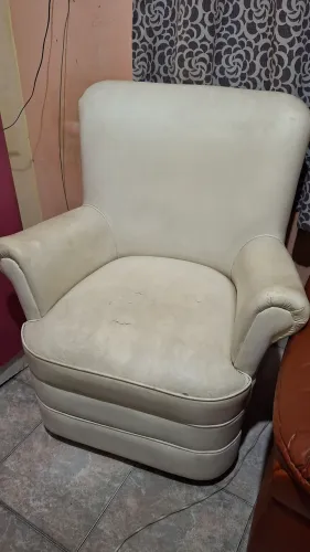 Poltrona Clássica em Couro