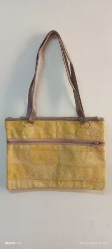 Bolsa Em Retalho De Couro Amarela