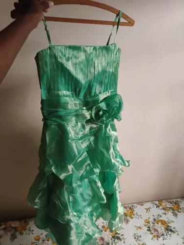 Vestido Novo cor verde 