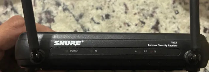 Microfone sem fio Shure PG28  SVX4 funcionando 