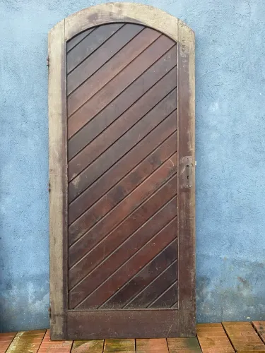 Porta de madeira de lei em arco + Batente