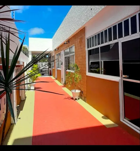 Sala 32m² com wc e ar split no São José. Em frente a Deso. A 50m da av Beira Mar