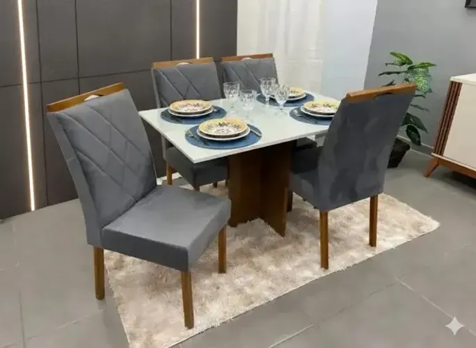 Mesa de Jantar com Cadeiras de madeira maciça