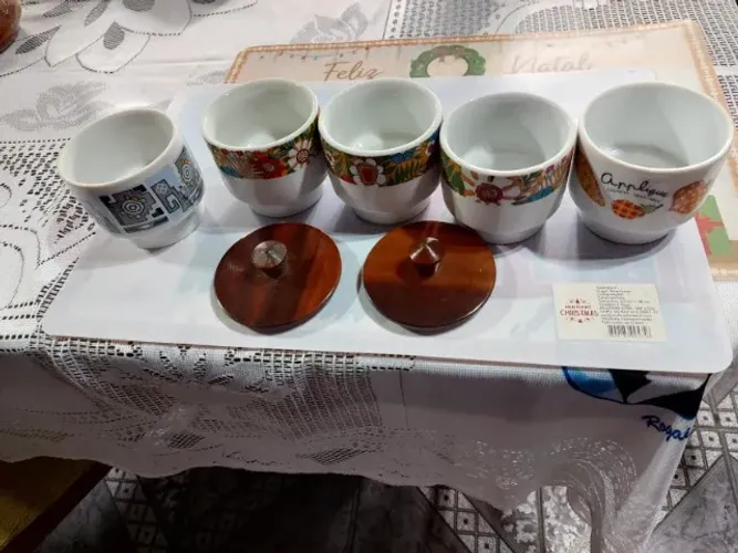 Lote de conjunto de potinhos de louça para decoração e temperos