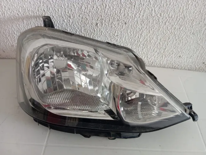 Farol Etios 