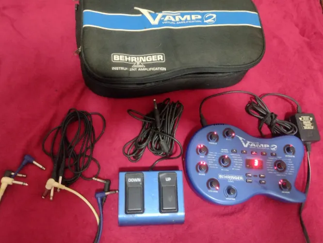 Pedal Behringer VAMP 2 - Guitarra Elétrica