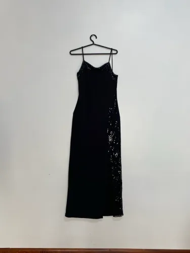 Vestido de festa P, com forro e detalhes em k look antejoulas e rebda