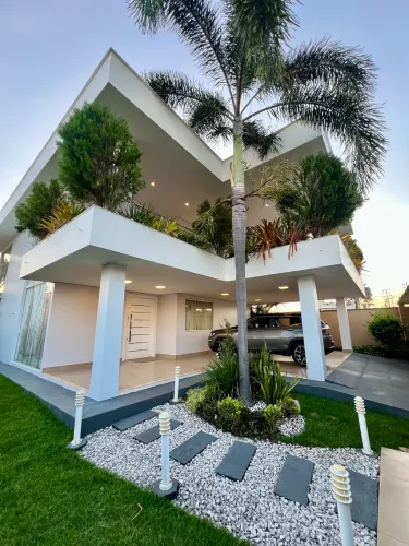 Excelente casa de alto padrão no bairro Caçari