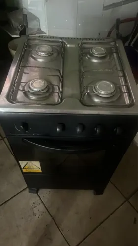 Lindo fogão seminovo apenas 250 reais para vender logo chama *