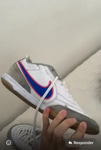Chuteira futsal Nike - tamanho 40