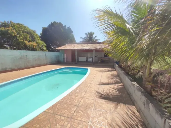 Chácara com 3 dormitórios à venda, 1300 m² por R$ 650.000,00 - Chácara Ingrid - Taubaté/SP