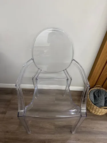 Cadeira Ghost 