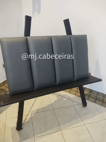 Painel para fixar tamanho solteirão. Mede 90x50. Somos fabricantes