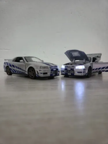 Miniatura GTR R34 Skyline 1:32 Liga de Metal | Cartão e Frete Grátis
