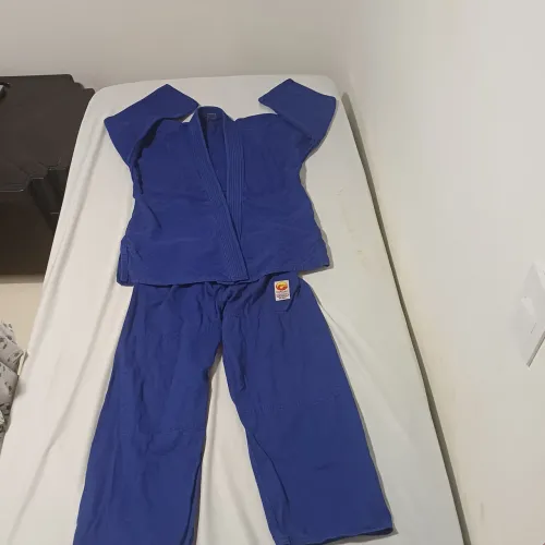 Kimono dragao infantil azul semi novo 160 cm
