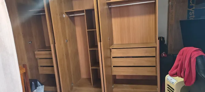 Guarda roupa de 6 portas 100 % MDF