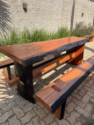 Mesa rústica Madeira com bancos