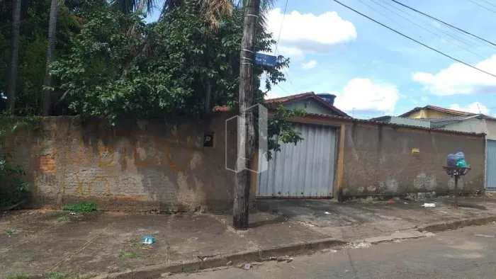 Casa em Vila Moraes, Goiânia: 110m², 3 quartos, 2 banheiros ,sala 2 ambientes ,forro de ge