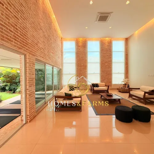 Casa à Venda ou Aluguel no Alphaville Ipês, Goiânia, 598 m² Homes & Farms