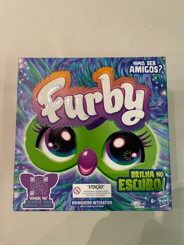 Furby brilha no escuro - Pelucia interativa NOVO lacrado