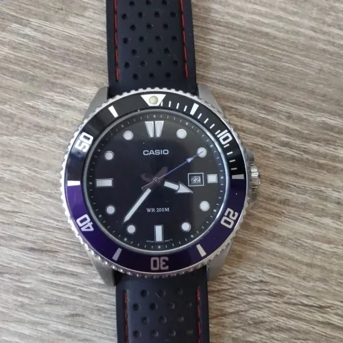 Casio MDV 107 - muito novo