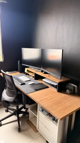 Mesa com regulagem de altura