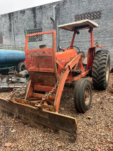 Trator Massey Ferguson 290 (4x2) direção hidráulica com conjunto de lâmina madal