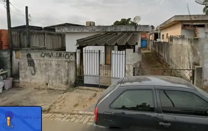 TERRENO COM DUAS CASAS NO CENTRO DE BIRITIBA MIRIM