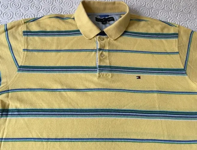 CAMISA TOMMY HILFIGER POLO L/G AMARELA COM LISTRAS VERDE