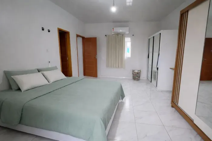 Casa ampla com 4 suítes à venda no Conjunto Pedro Teixeira R$ 520.000,00