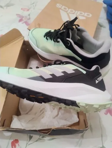 Tênis Adidas original N40, de corrida e caminhada
