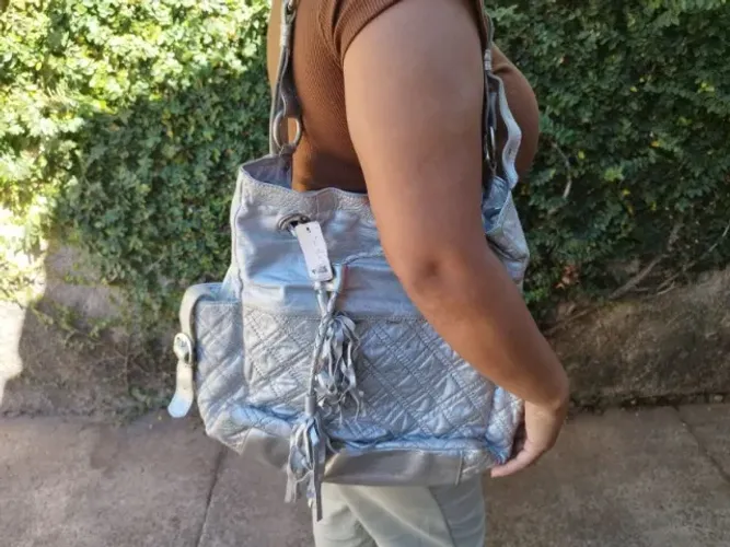 Bolsas femininas Couro Legítimo (03 unidades) R$99,99