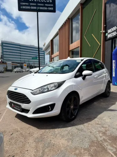 Ford Fiesta 1.5 16V Flex Mec. 5P 2015