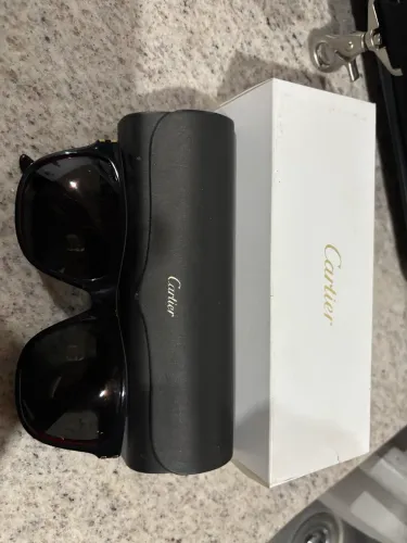Óculos de sol marca Cartier