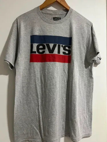 T-shirt levis cinza