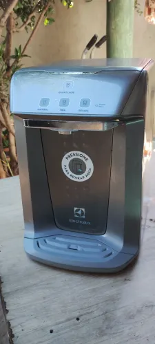 Bebedouro Electrolux de Placa