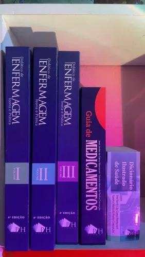 Kit de Livros de enfermagem completos com dicionário e guia de medicamentos. Tudo novo.