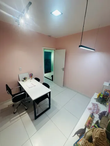 Sala para Terapias Infantis e Atendimento Clínico | Climatizada e Mobiliada