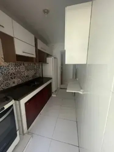 Excelente Apto mobiliado com 2 quartos pra locação no Jockey