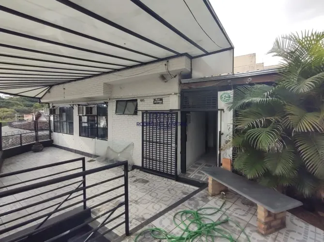 Casa comercial à venda no Padre Eustáquio