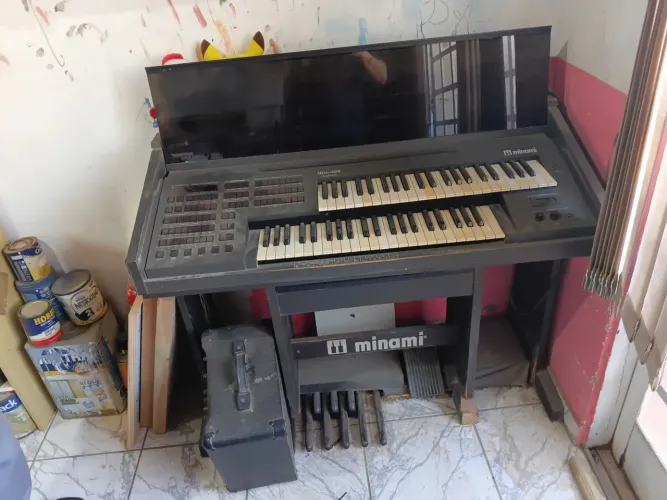 Vendo ou troco orgao piano