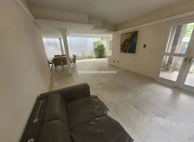 Casa 4Qts + 3 Banheiros