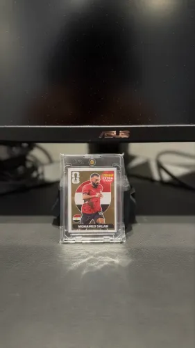 FIGURINHA LEGEND MOHAMED SALAH OURO (GOLD) 2026